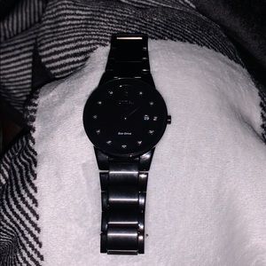 Black wrist witch fits smaller wrist